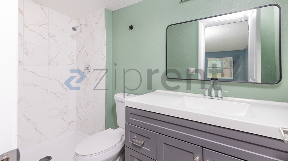 Building Photo - 4051 Close Ct