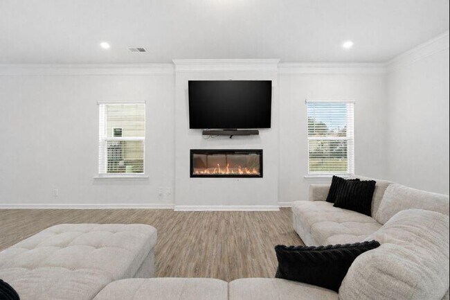 Building Photo - 3860 Pressley Ln