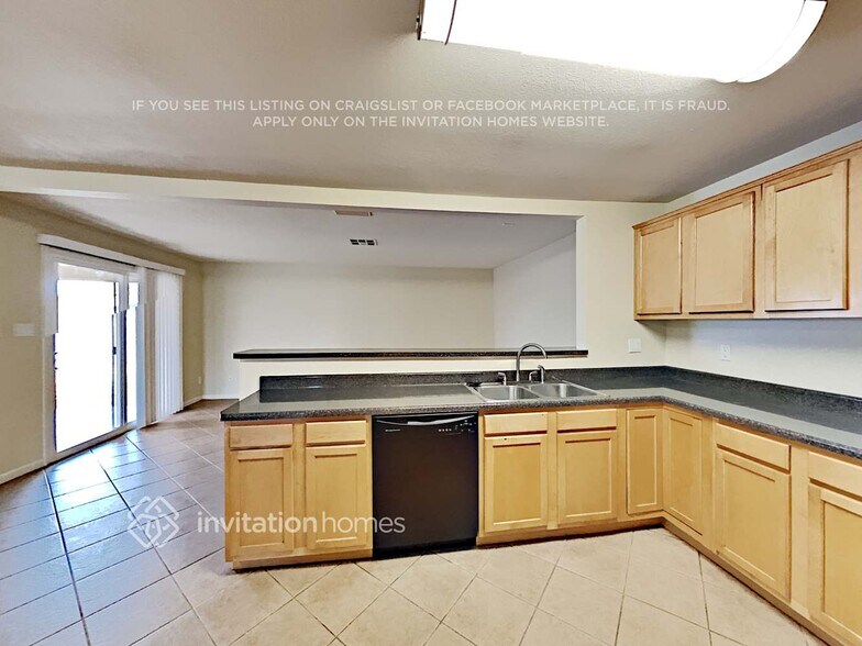 Building Photo - 3601 E Janice Wy