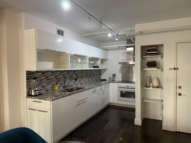 Building Photo - 199 14th St NE