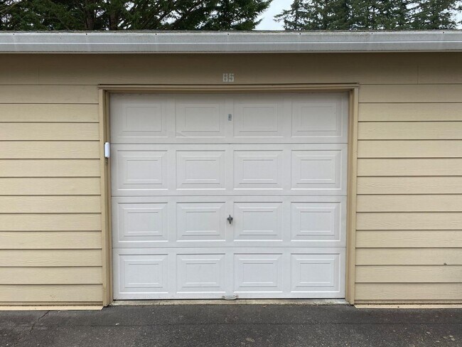 Building Photo - 13216 NE Salmon Creek Ave