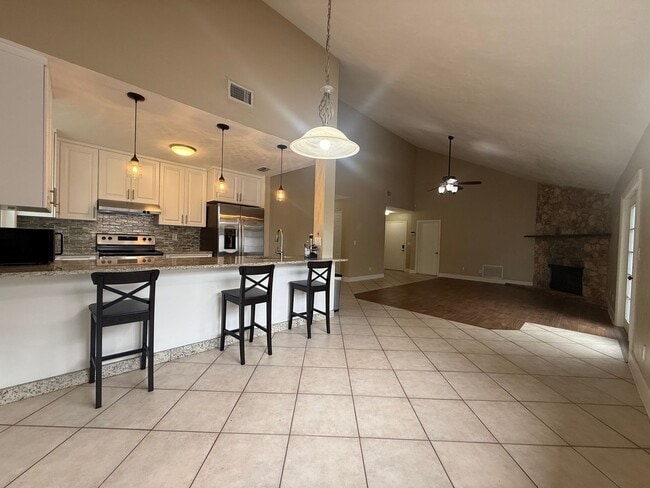 Building Photo - Updated 2-bedroom, 2-bath home in Port Orange
