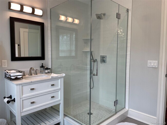 Building Photo - 99 Spinney Rd