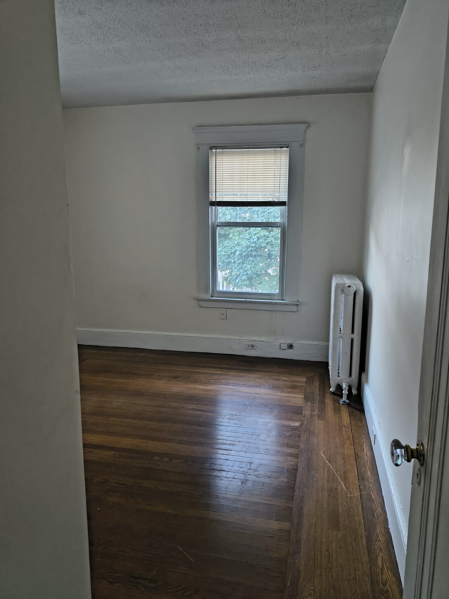 1st bedroom - 160 Main St