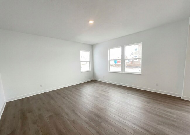 Building Photo - 2415 Fir Dr