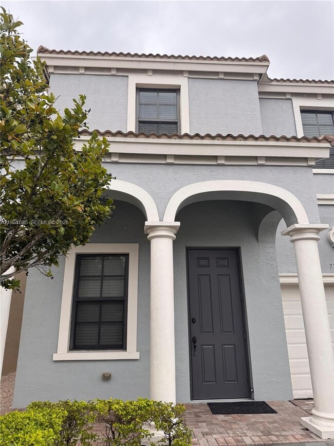 Building Photo - 772 NE 191st Ter