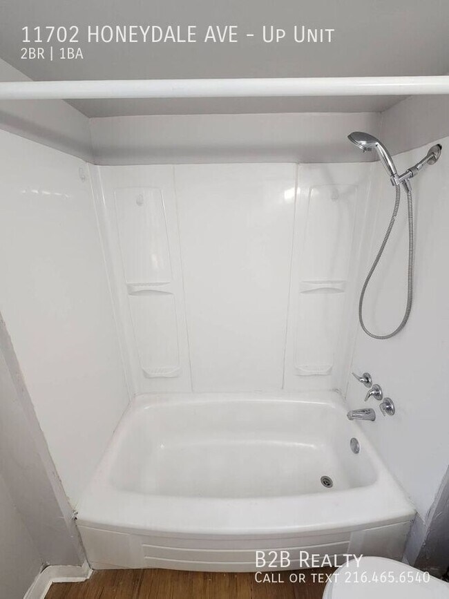 Building Photo - 11702 Honeydale Ave