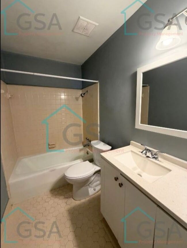 Building Photo - 106 Keowee Ave