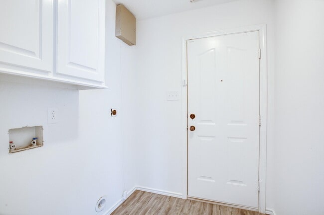 Building Photo - 2513 108th Dr