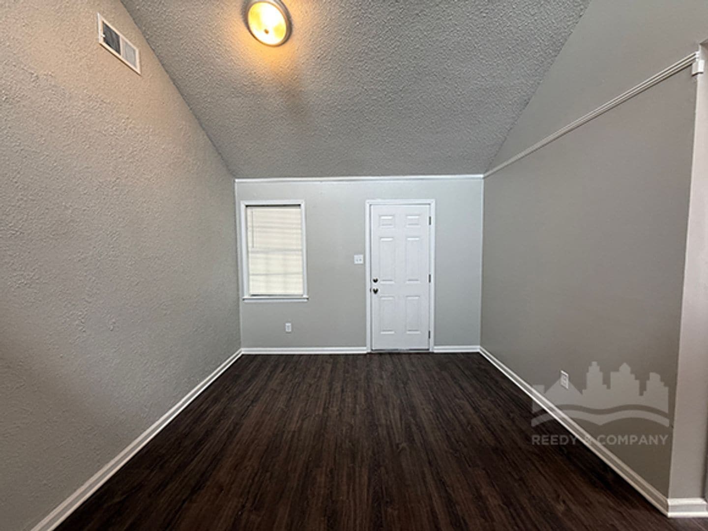 Building Photo - 5700 Ridgetop Dr