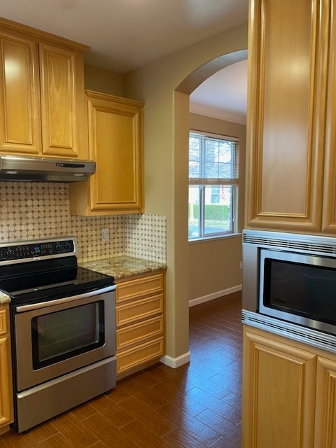 Kitchen exit to Dining Room - 1000 Orleans Ct