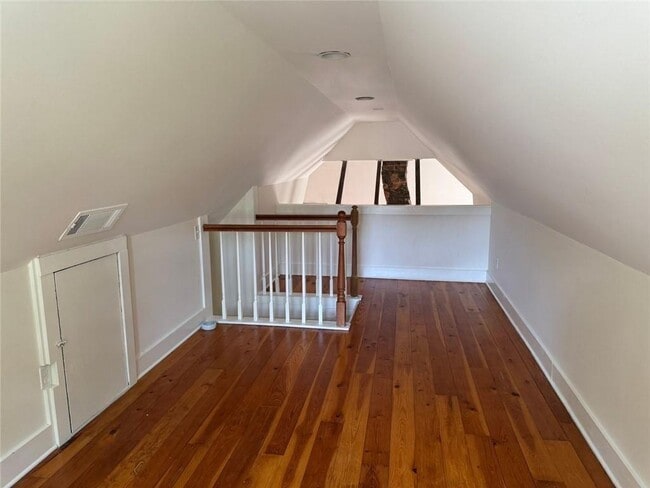 Building Photo - 199 Pearl St SE