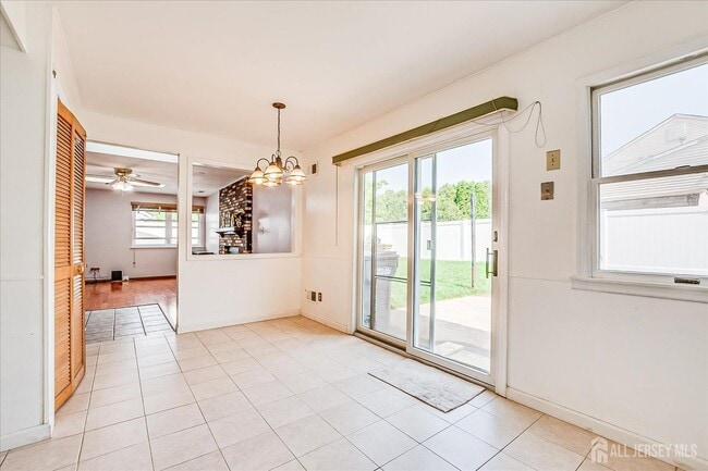 Building Photo - 40 Azalea Dr