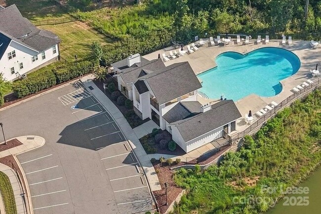 Building Photo - 118 Tomahawk Drive