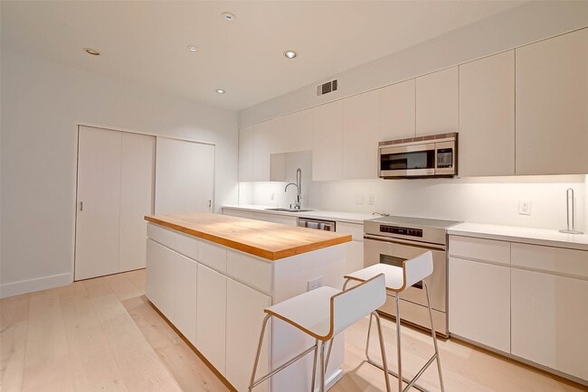 Building Photo - 39 River Hollow Ln