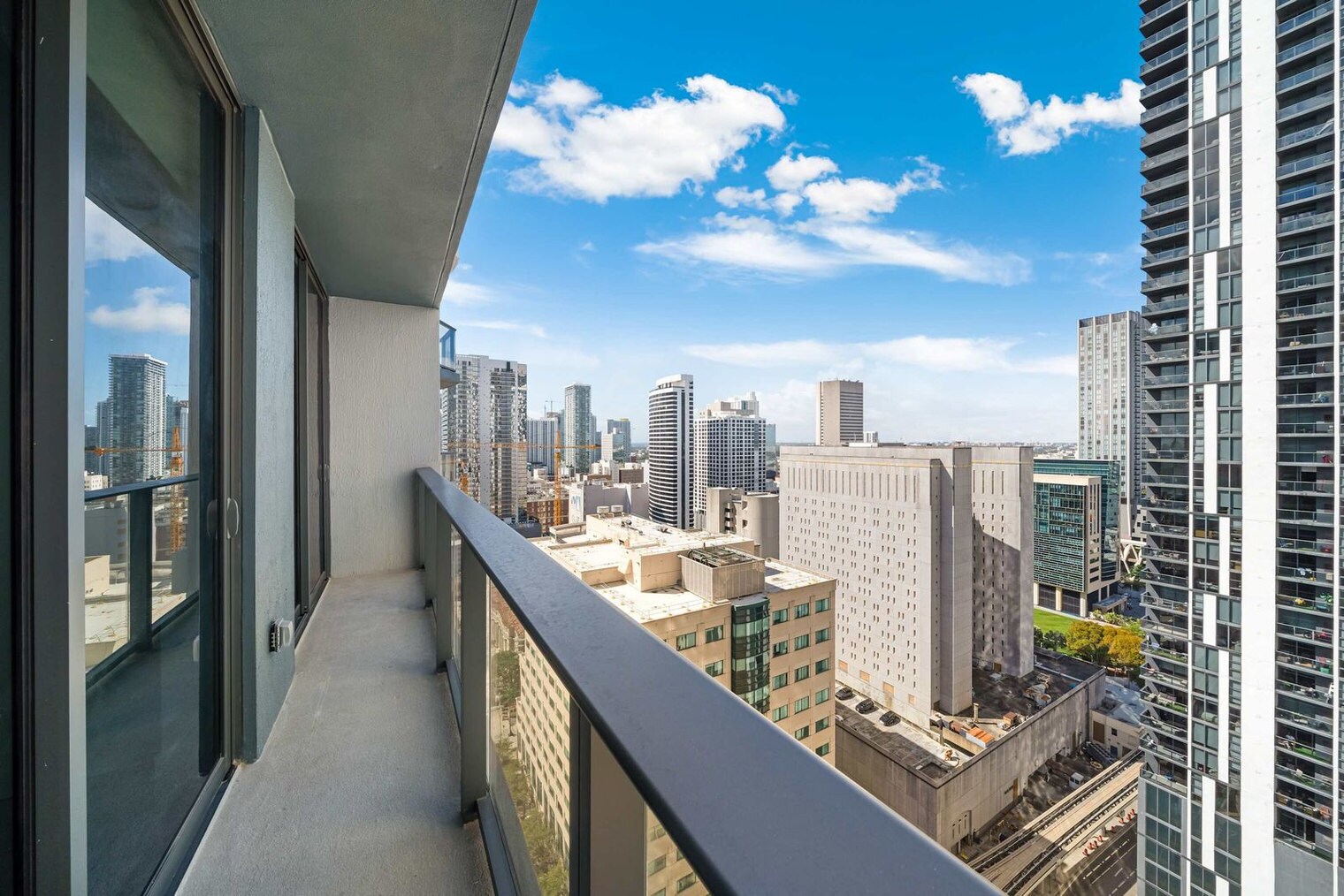 Building Photo - 121 NE 5th St