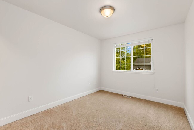 Building Photo - 3425 135th St SE
