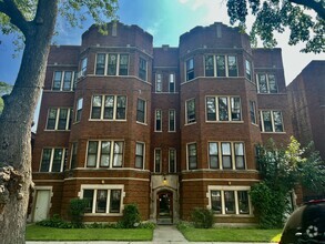 Building Photo - 7843 S Paxton Ave