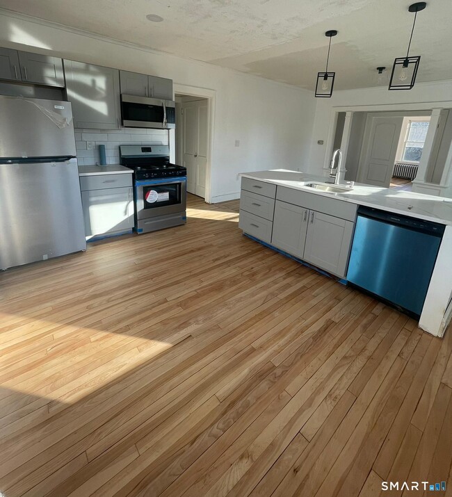 Building Photo - 69 Kimball Dr