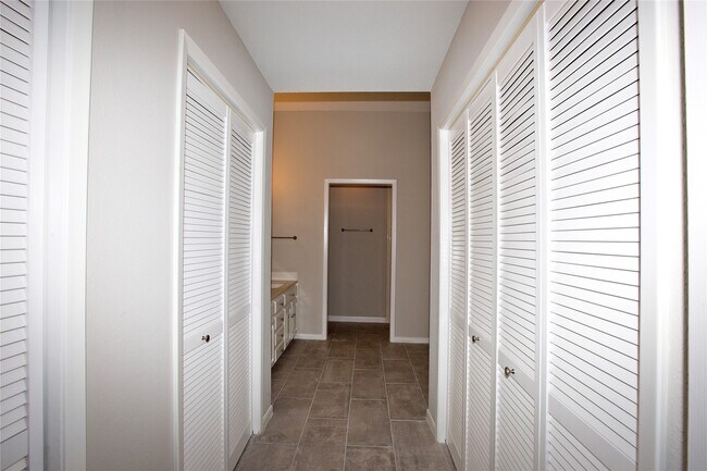 Building Photo - 12625 Memorial Dr
