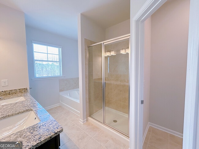 Building Photo - 2586 Mls Cmn Dr