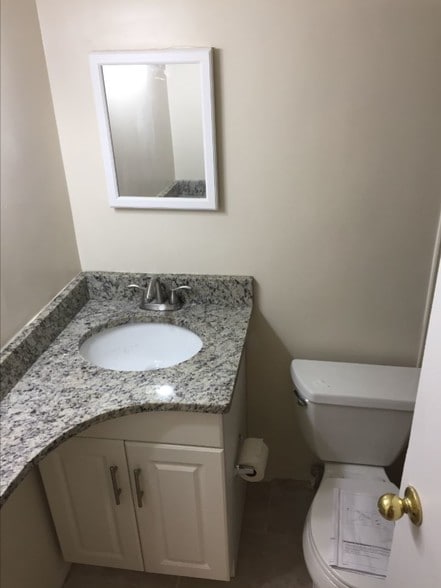 Bath - 950 25th St NW