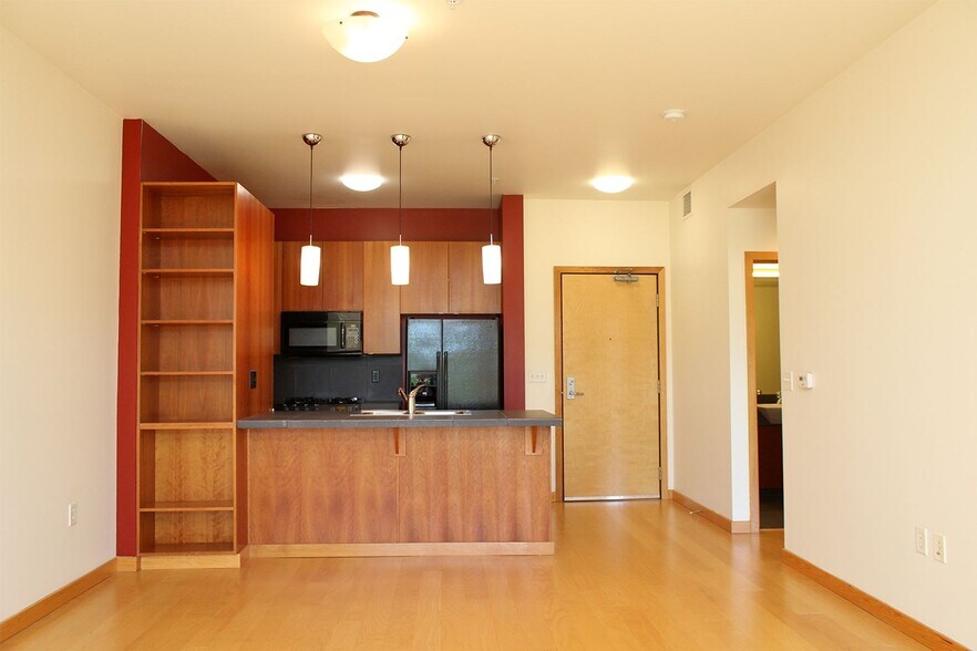 Building Photo - 1133 NW 11th Ave