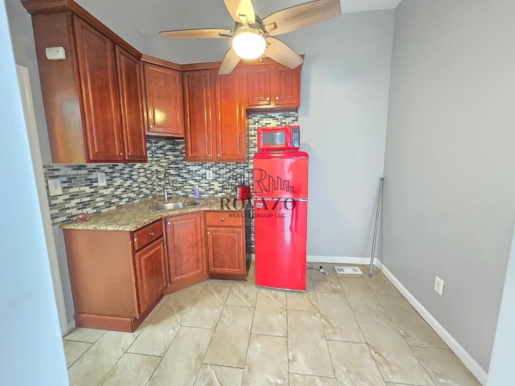 Building Photo - 42 Crawford St