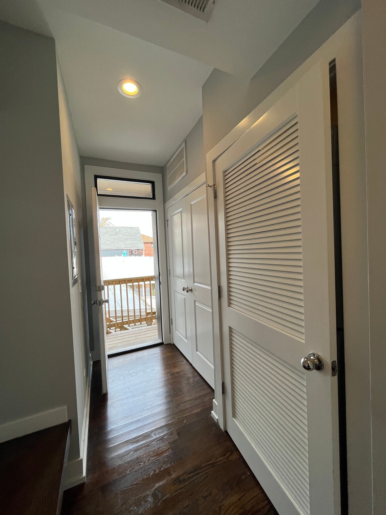 Building Photo - 1752 W Summerdale Ave