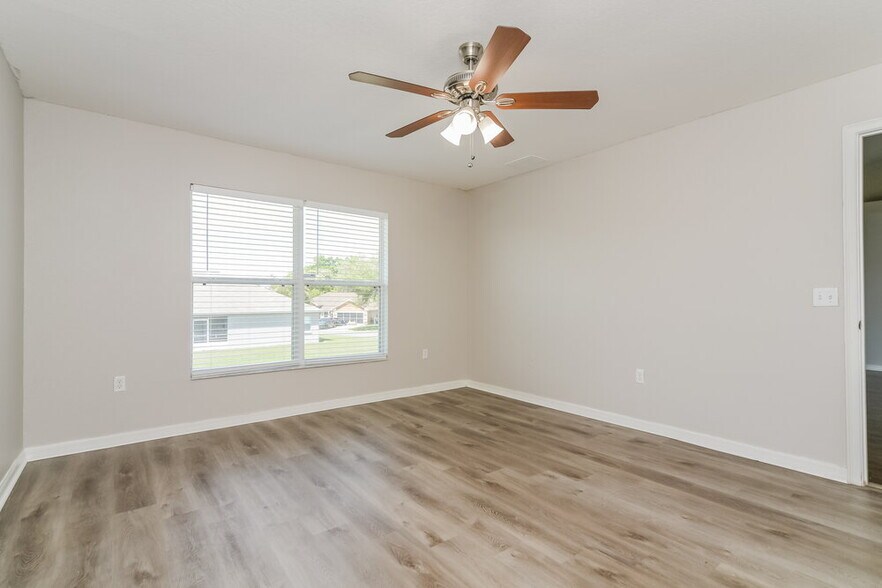 Building Photo - 8364 Greystone Dr