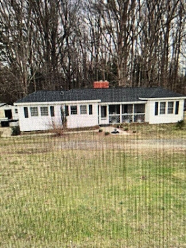 Building Photo - Furnished 2 Bedroom/1 Bath House available for rent!