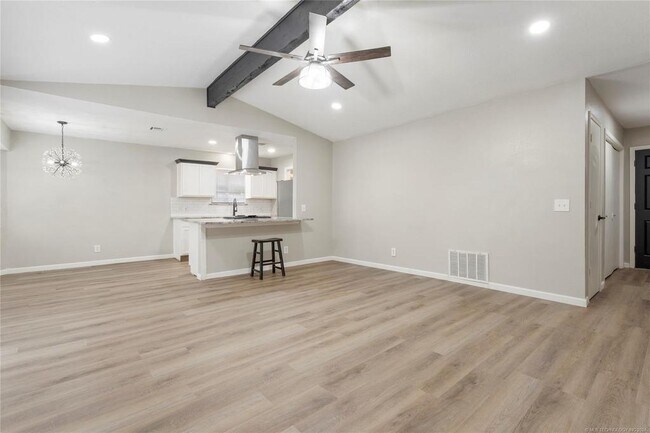 Building Photo - 417 W Birmingham St