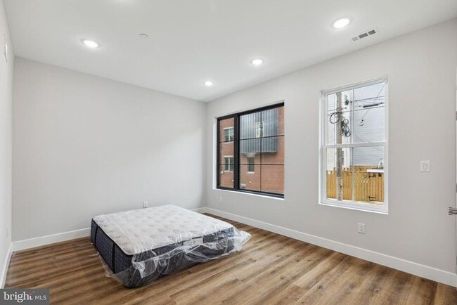 Building Photo - 1840 N Gratz St