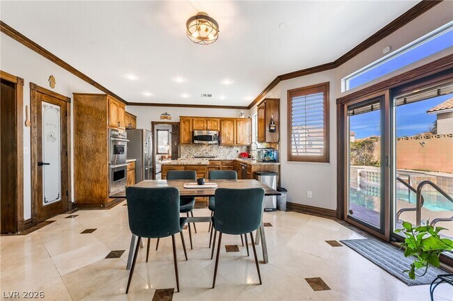 Building Photo - 9248 Evergreen Canyon Dr