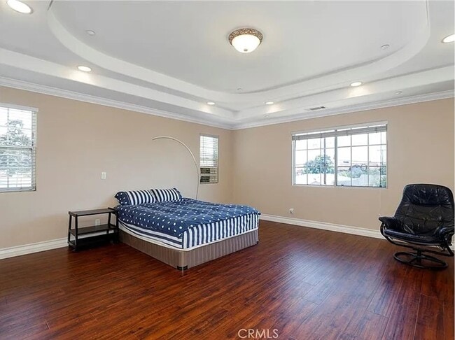 Building Photo - 5 Bedroom & 5.5 Bathroom