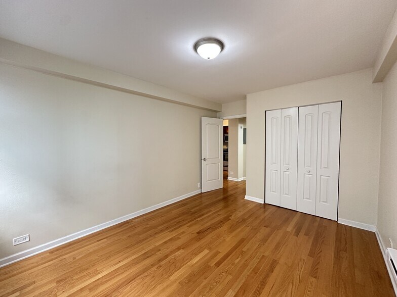 Building Photo - 4180 N Marine Dr