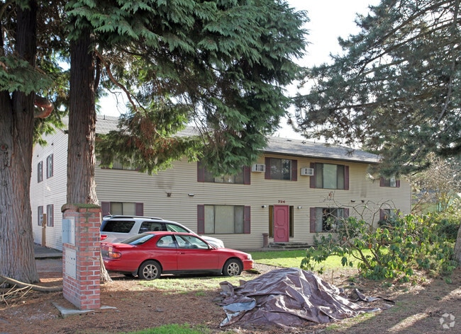 Building Photo - Tamarack Apartments