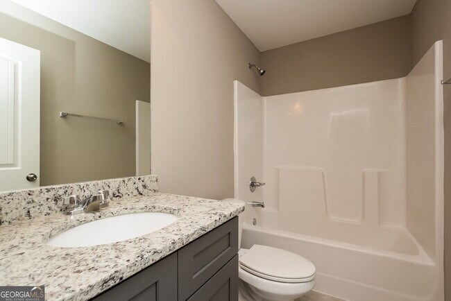 Building Photo - 646 Fieldcrest Dr