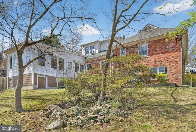 Building Photo - 5405 Ridgefield Rd