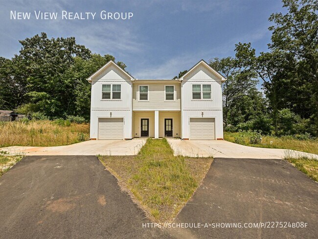 Building Photo - 1725 E Cloaninger Ave