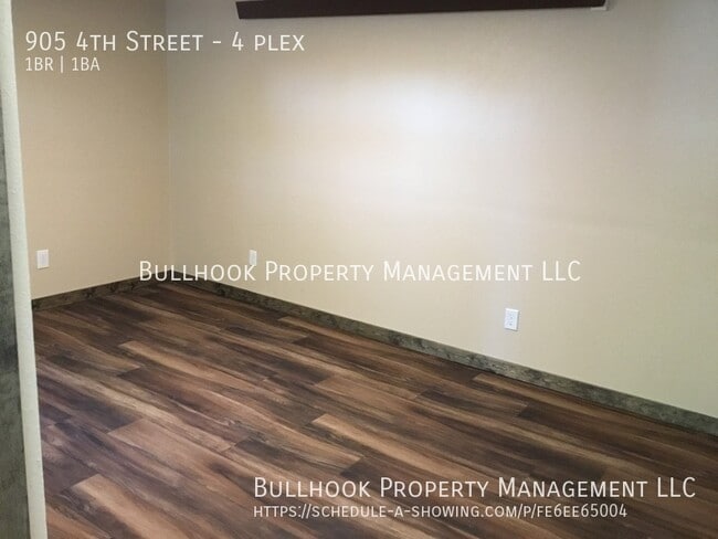 Building Photo - 905 4th St