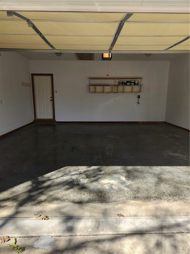 Building Photo - 4 Upwell Ln