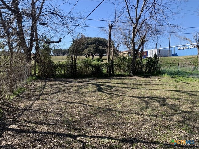 Building Photo - 212 E Valley Rd