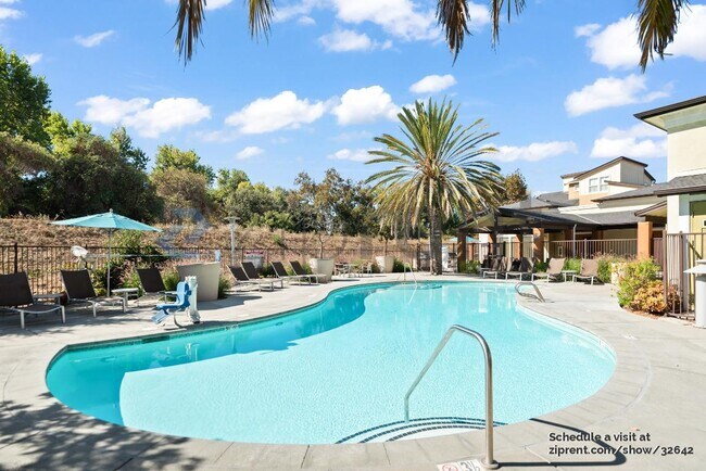 Building Photo - 634 Elderberry Dr