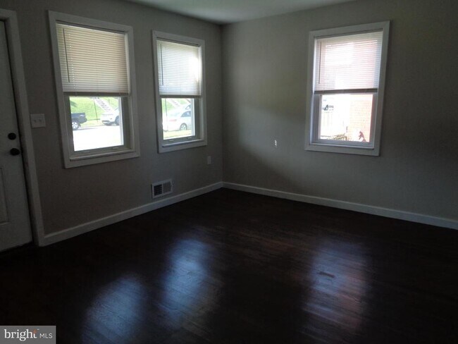 Building Photo - 7150 Eastbrook Ave