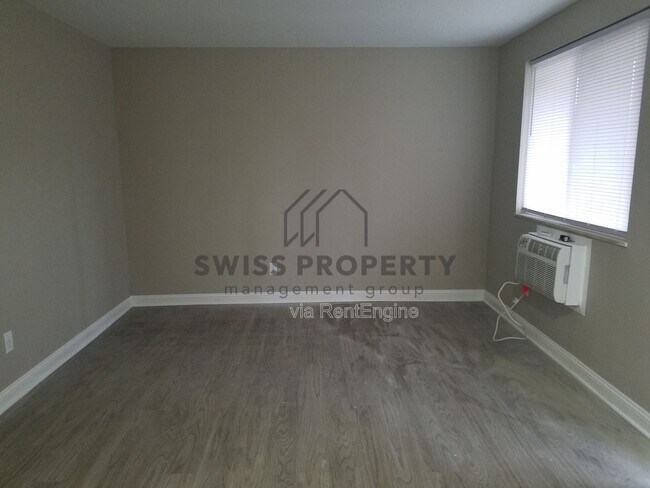 Building Photo - 2485 Deming Ave