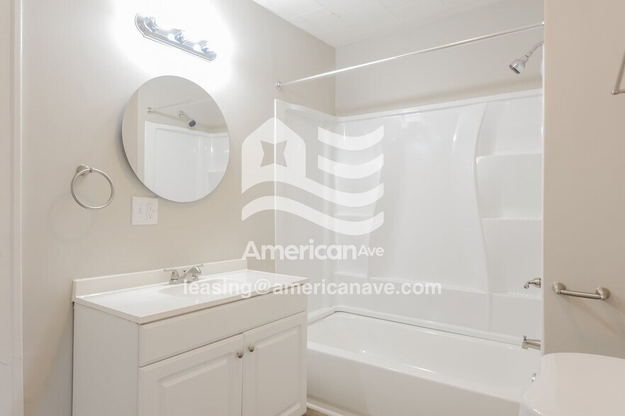 Building Photo - 912 N Livingston Ave