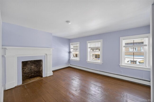 Building Photo - 17 E Parmenter St