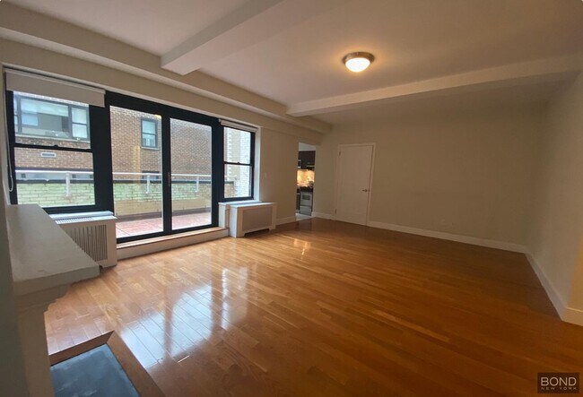 Primary Photo - 400 E 57th St