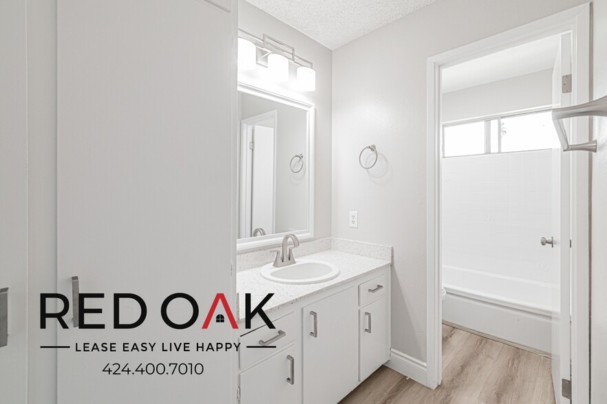 Building Photo - 615 Erie St